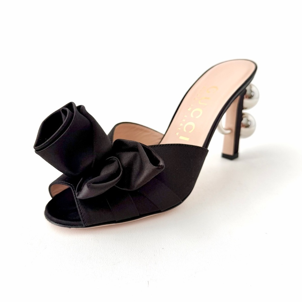 GUCCI | Black Satin Shawana Bow Flower Mule Heels with Silver GG Ball Heel EU 37 - Picture 6 of 14
